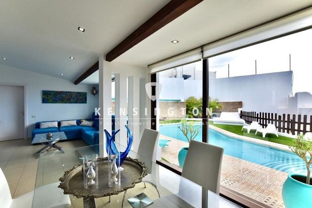 Foto 2 de Chalet en venta en Buzanda - Cabo Blanco - Valle San Lorenzo de 9 habitaciones con terraza y piscina