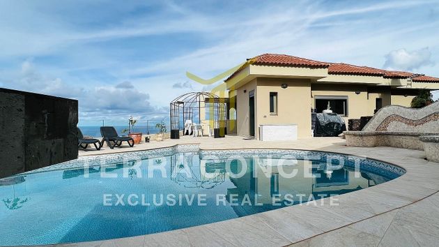 Foto 1 de Xalet en venda a calle Orquídea de 4 habitacions amb terrassa i piscina