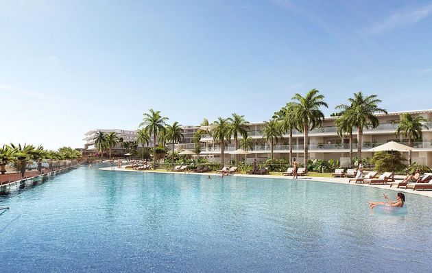 Foto 2 de Àtic en venda a Playa de San Juan de 2 habitacions amb terrassa i piscina