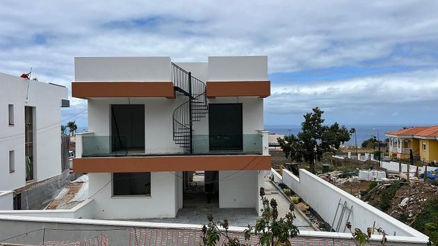 Foto 1 de Venta de chalet en Zona Martiánez de 3 habitaciones con terraza y piscina