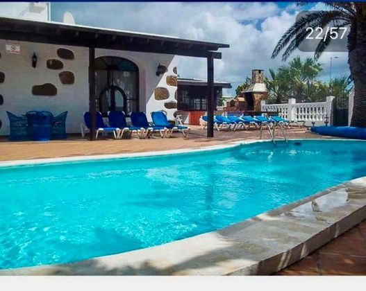 Foto 1 de Chalet en venta en Macher de 9 habitaciones con terraza y piscina