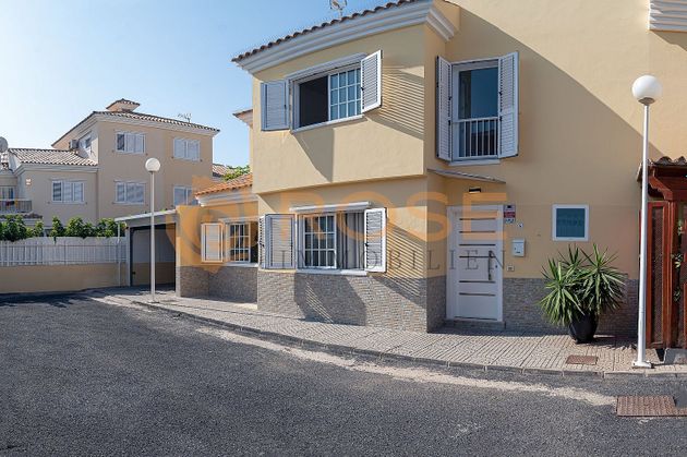 Foto 1 de Casa adosada en venta en calle Dr Agustin Millares Carlo de 4 habitaciones con terraza y piscina