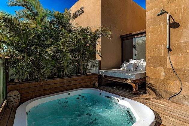 Foto 2 de Dúplex en venda a calle Montaña Clara de 3 habitacions amb terrassa i piscina