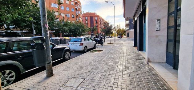 Foto 2 de Local en lloguer a calle De Campos Crespo de 48 m²