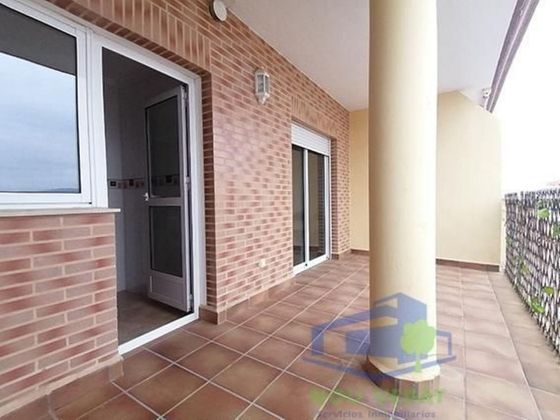 Foto 2 de Pis en venda a Monserrat de 3 habitacions amb terrassa i garatge