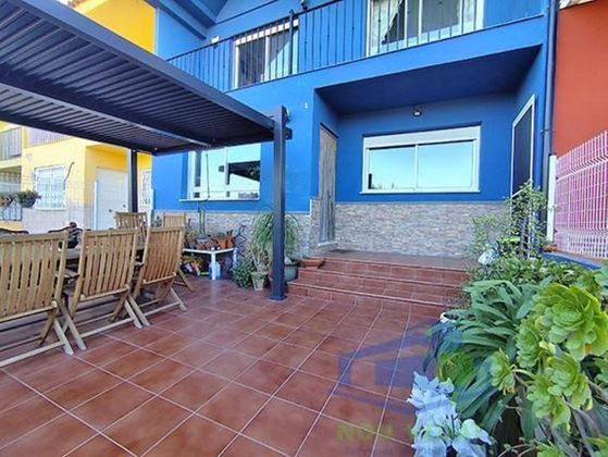 Foto 2 de Venta de casa adosada en Turís de 4 habitaciones con terraza y piscina