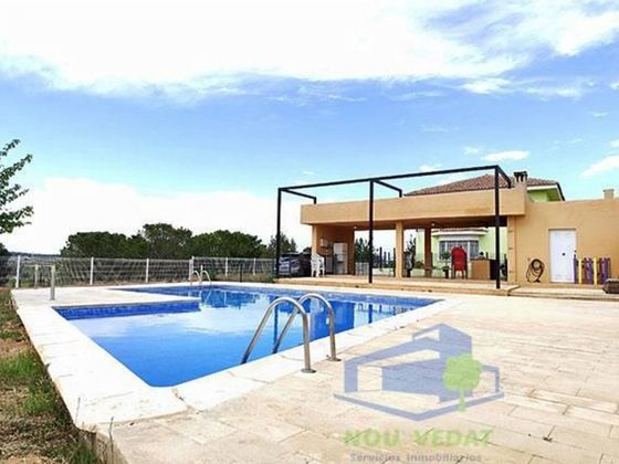 Foto 1 de Casa adossada en venda a Turís de 4 habitacions amb terrassa i piscina