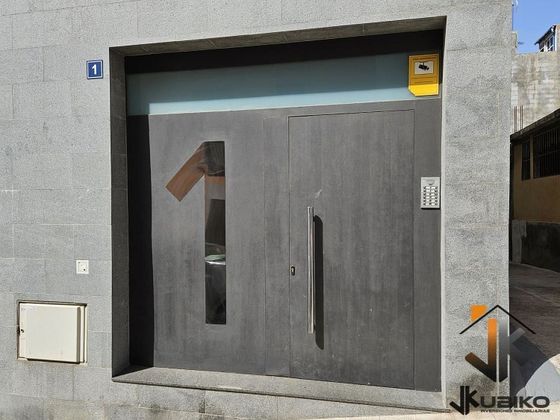 Foto 2 de Piso en venta en El Sobradillo - El Llano del Moro de 3 habitaciones con garaje y ascensor