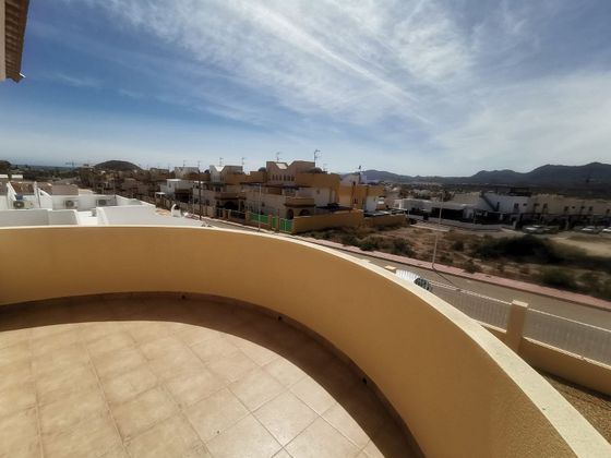 Foto 2 de Xalet en venda a avenida De Las Estrellas de 3 habitacions amb terrassa i piscina