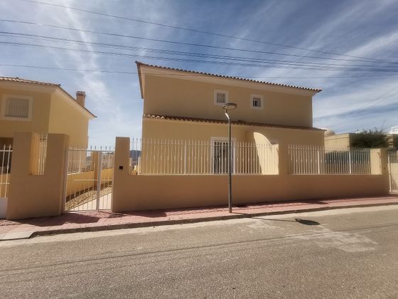 Foto 1 de Casa en venta en avenida De Marzo de 3 habitaciones con terraza y piscina