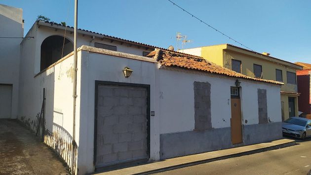 Foto 1 de Casa rural en venta en Tegueste de 4 habitaciones y 350 m²