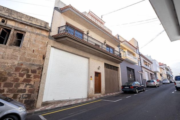 Foto 1 de Xalet en venda a Victoria de Acentejo (La) de 4 habitacions amb terrassa i garatge