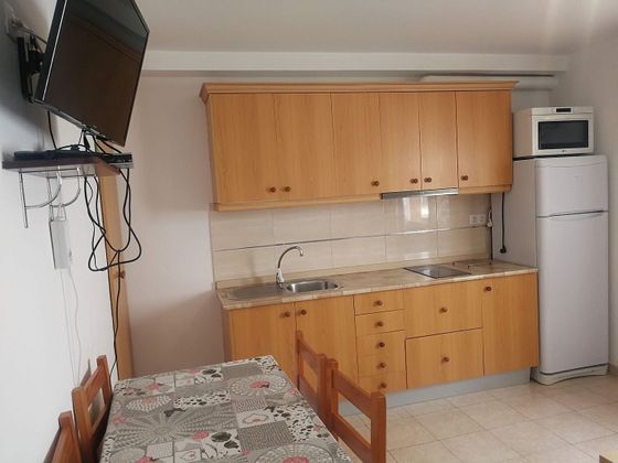 Foto 2 de Piso en alquiler en Arguineguín de 1 habitación con terraza y muebles
