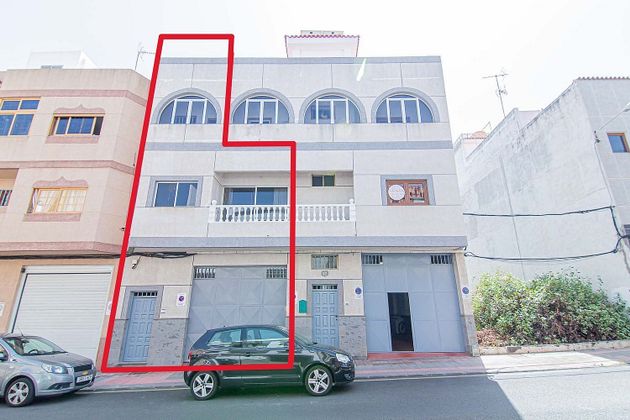 Foto 1 de Casa en venta en Tamaraceite de 3 habitaciones con terraza y garaje