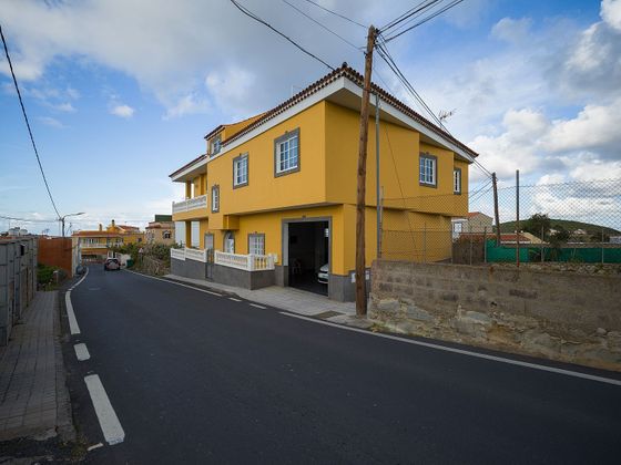 Foto 2 de Casa en venta en Moya de 4 habitaciones con terraza y garaje