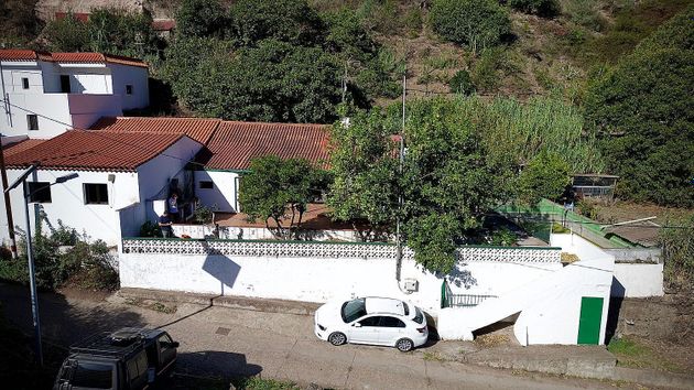 Foto 1 de Casa adossada en venda a Moya de 3 habitacions amb terrassa i jardí