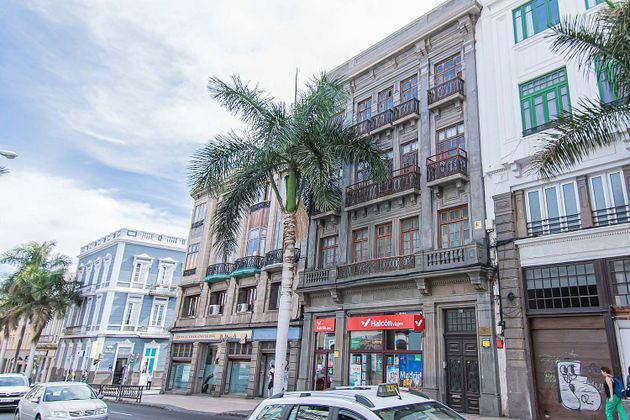 Foto 1 de Edifici en venda a calle Bravo Murillo de 1735 m²