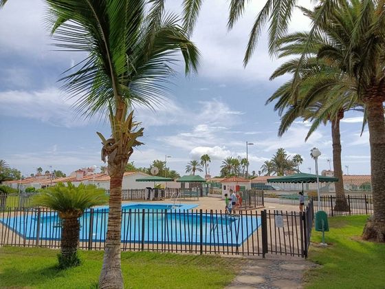 Foto 1 de Casa en alquiler en Playa del Inglés de 3 habitaciones con terraza y piscina