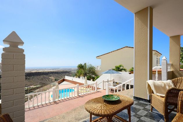 Foto 1 de Chalet en venta en El Tablero - El Salobre de 4 habitaciones con terraza y piscina