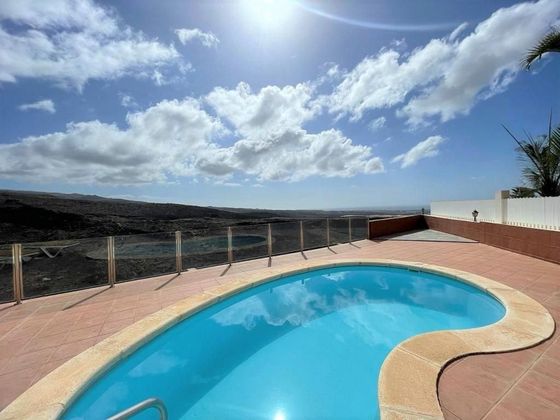 Foto 2 de Chalet en venta en El Tablero - El Salobre de 4 habitaciones con terraza y piscina