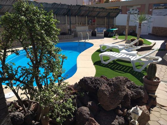 Foto 1 de Xalet en lloguer a Playa del Inglés de 3 habitacions amb terrassa i piscina