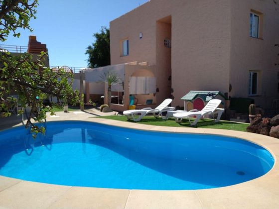 Foto 2 de Chalet en alquiler en Playa del Inglés de 3 habitaciones con terraza y piscina