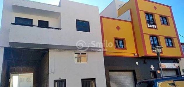 Foto 1 de Venta de casa en Granadilla de Abona ciudad de 3 habitaciones con garaje y balcón