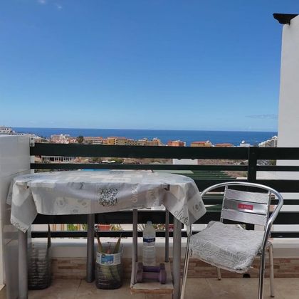Foto 1 de Venta de dúplex en Costa Adeje de 3 habitaciones con terraza y balcón