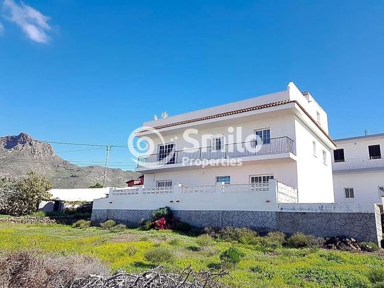 Foto 2 de Casa adossada en venda a Buzanda - Cabo Blanco - Valle San Lorenzo de 7 habitacions amb terrassa i balcó
