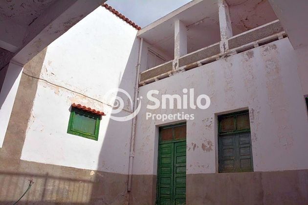 Foto 2 de Venta de casa rural en San Miguel de Abona de 6 habitaciones con terraza y jardín