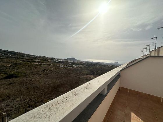 Foto 2 de Casa en venda a Tamaide-El Roque de 3 habitacions amb terrassa i balcó