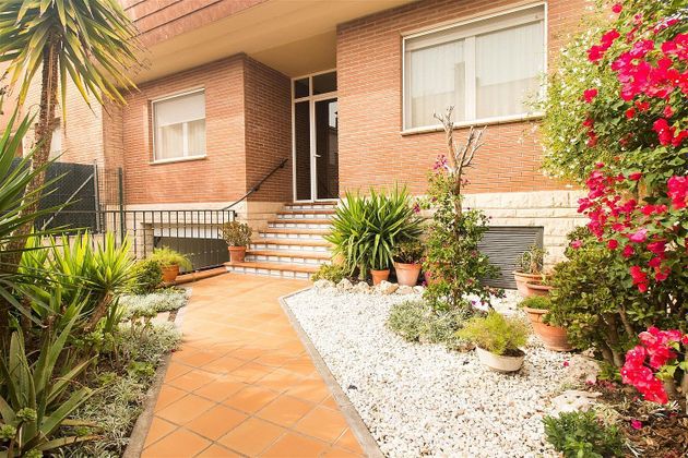 Foto 1 de Casa en venda a calle De Ermesinda de Aragón de 5 habitacions amb terrassa i piscina