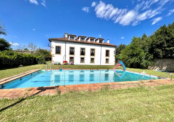 Foto 1 de Casa en venda a Bernueces de 11 habitacions amb terrassa i piscina