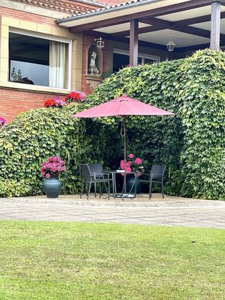 Foto 2 de Xalet en venda a Somio de 8 habitacions amb terrassa i jardí