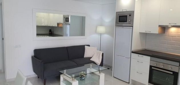 Foto 2 de Venta de piso en calle Santa Cruz de la Palma de 2 habitaciones con muebles y balcón