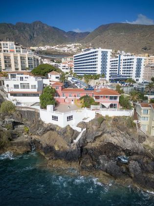 Foto 2 de Casa en venta en Las Caletillas-Punta Larga de 9 habitaciones con terraza y piscina