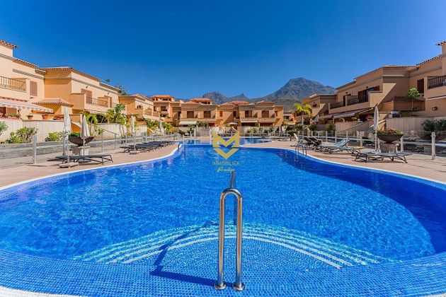 Foto 1 de Venta de casa en Costa Adeje de 3 habitaciones con terraza y piscina