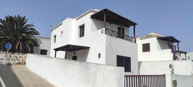 Foto 2 de Chalet en venta en San Bartolomé pueblo de 4 habitaciones con terraza y balcón