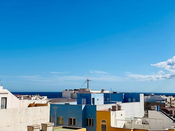Foto 1 de Pis en venda a Playa de Arinaga de 2 habitacions i 78 m²