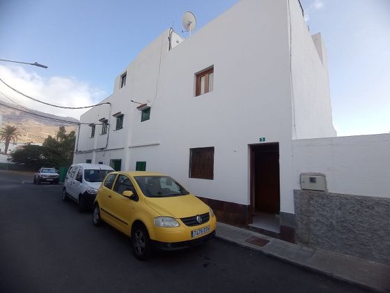 Foto 1 de Casa en venda a calle Federico Suárez Ramírez de 6 habitacions amb terrassa i balcó