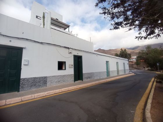 Foto 2 de Casa en venta en calle Federico Suárez Ramírez de 6 habitaciones con terraza y balcón