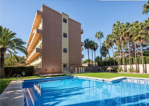 Foto 1 de Venta de dúplex en Cabo Pino - Reserva de Marbella de 2 habitaciones con terraza y piscina