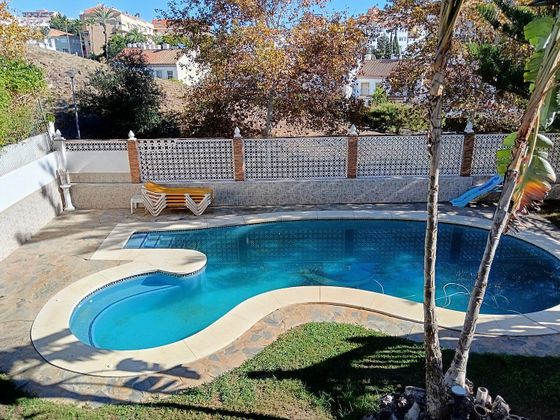 Foto 2 de Xalet en venda a Parque de la Paloma de 4 habitacions amb terrassa i piscina
