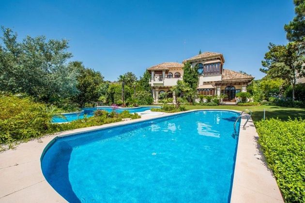 Foto 1 de Venta de chalet en Benahavís de 8 habitaciones con terraza y piscina