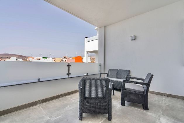Foto 2 de Estudi en lloguer a calle El Coral amb terrassa i mobles