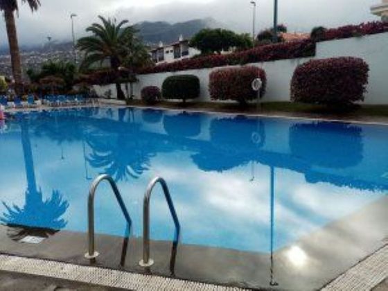 Foto 2 de Estudi en lloguer a calle Aceviño amb terrassa i piscina