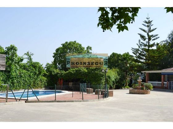 Foto 2 de Xalet en venda a Cártama de 2 habitacions amb piscina i jardí