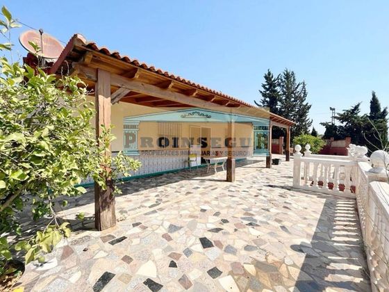 Foto 1 de Casa rural en venda a Cártama de 3 habitacions amb jardí