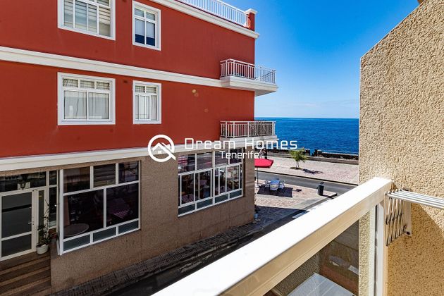Foto 1 de Pis en lloguer a Playa de San Juan de 1 habitació amb mobles i balcó