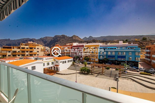 Foto 1 de Piso en alquiler en Puerto de Santiago de 2 habitaciones con terraza y garaje